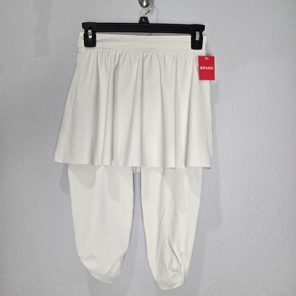 Spanx XS White Cloud Booty Boost Skirt Around Knee Leggings